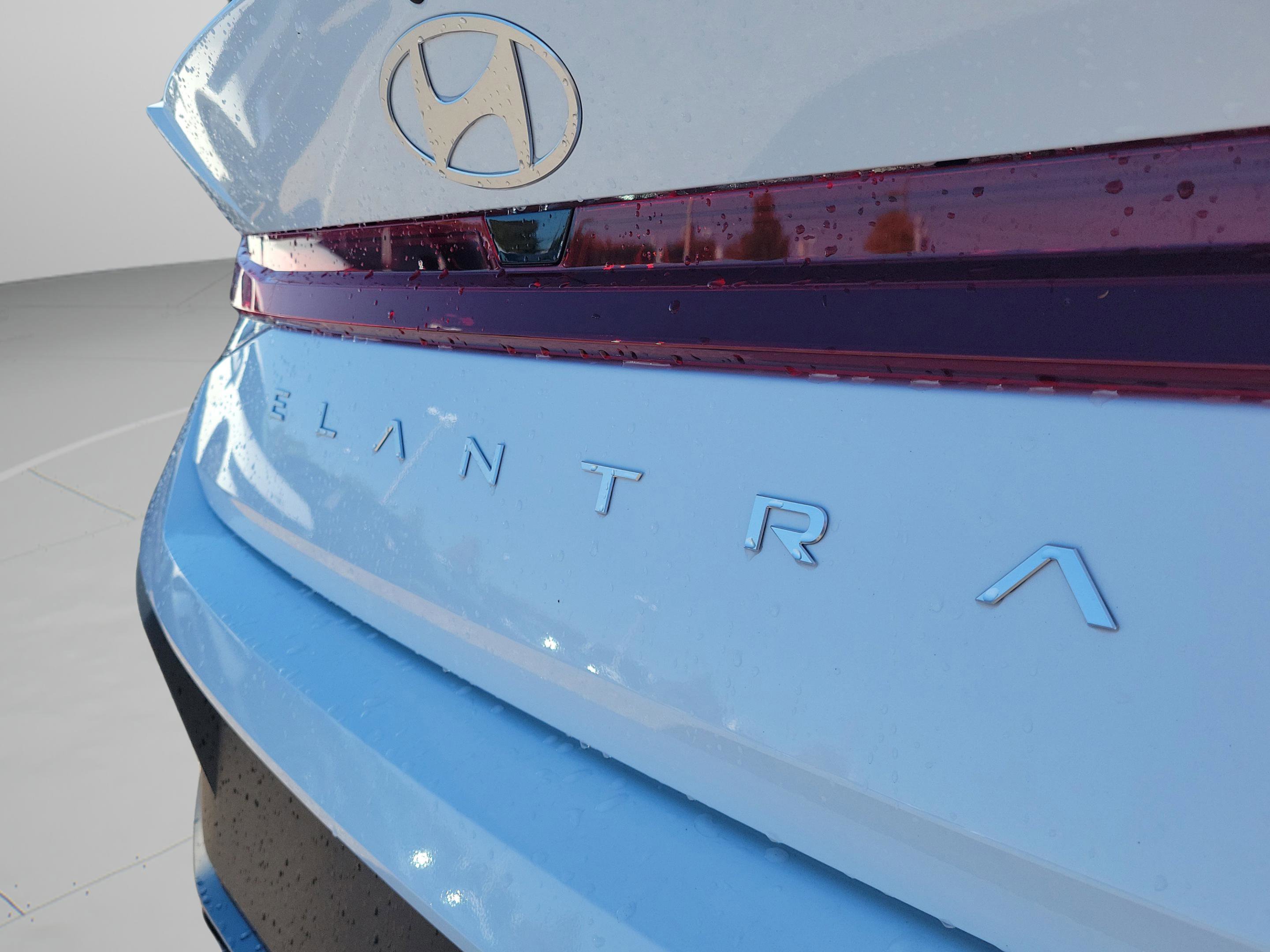 New 2026 Hyundai Elantra SE FWD image 7