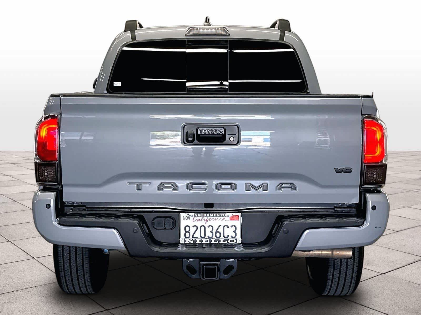 Used 2021 Toyota Tacoma TRD Sport w/ TRD Premium Sport Package AWD/4WD image 7