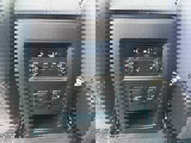 Used 2021 Chevrolet Traverse Premier image 14