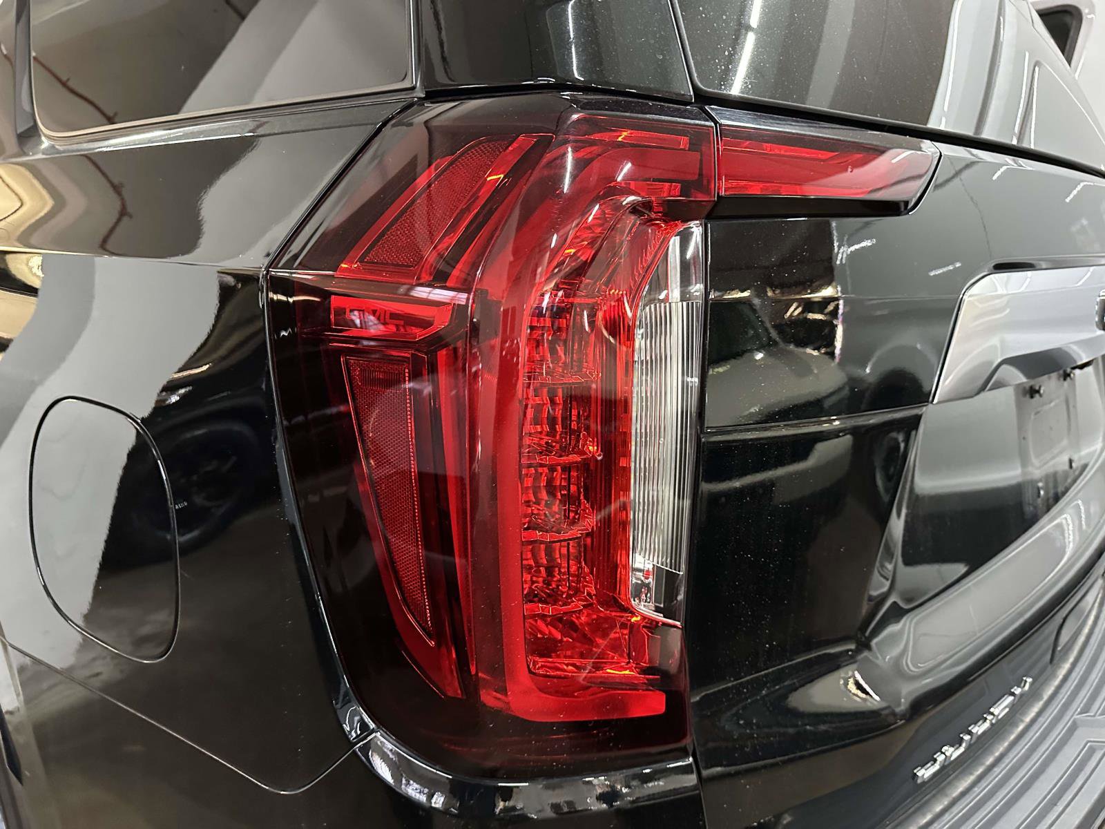 Used 2023 GMC Yukon Denali image 7