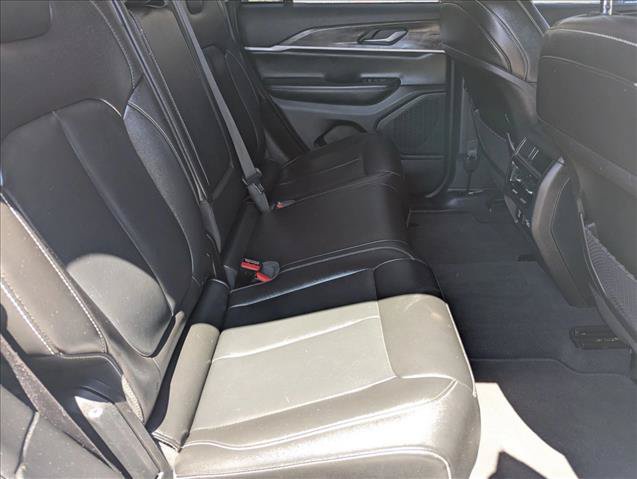 Used 2023 Jeep Grand Cherokee Limited AWD/4WD image 20
