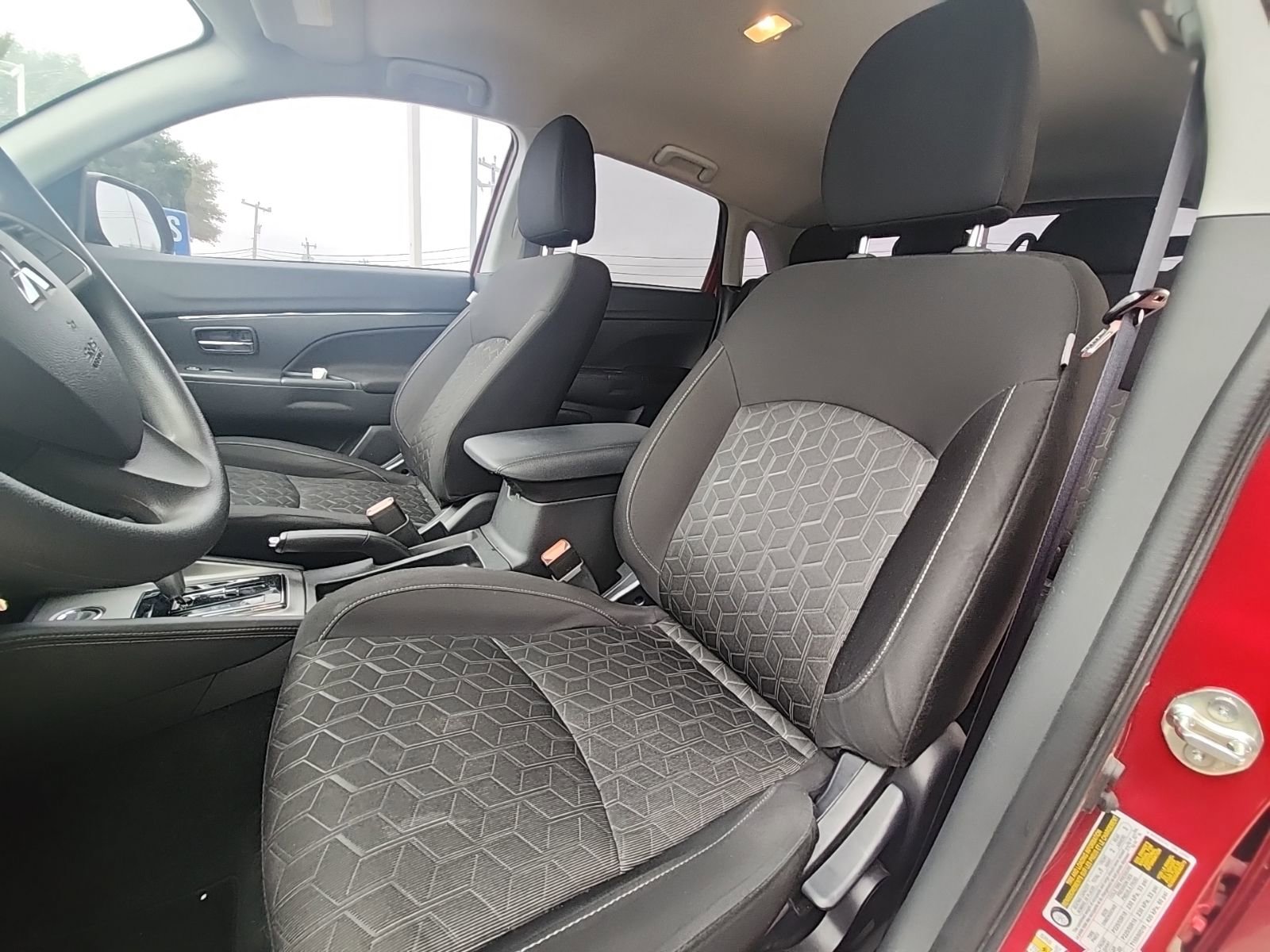 Used 2023 Mitsubishi Outlander Sport ES image 7