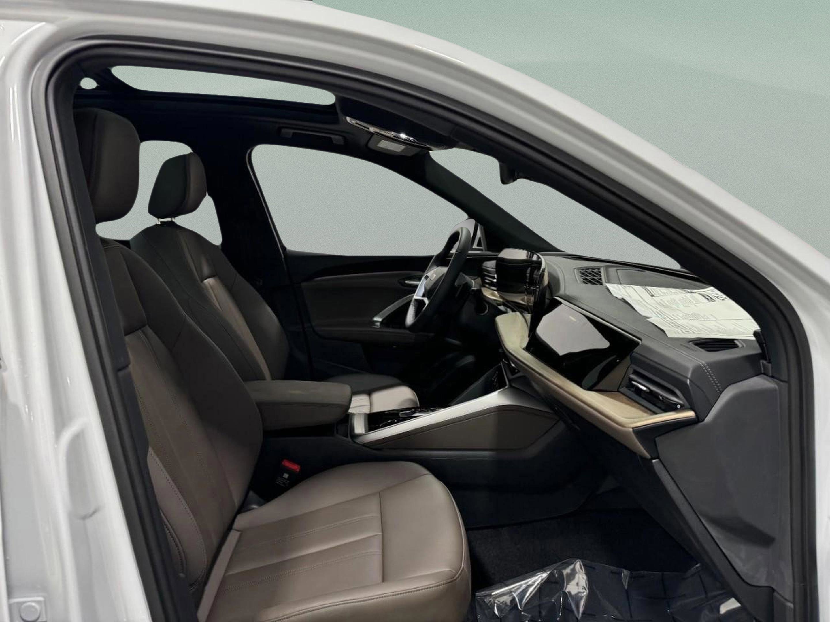 New 2025 Audi Q5 Premium image 16