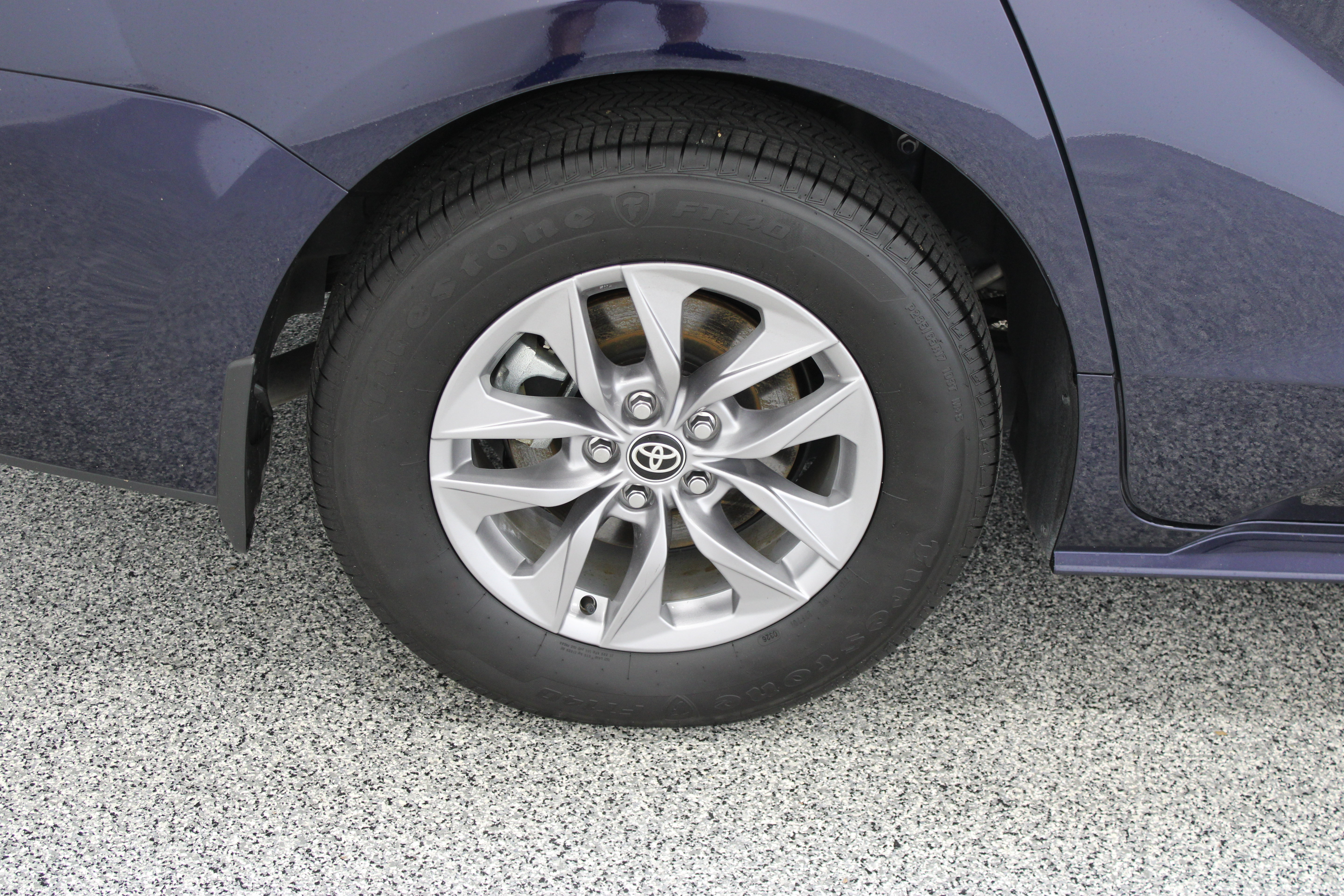 Certified 2026 Toyota Sienna XLE FWD image 6