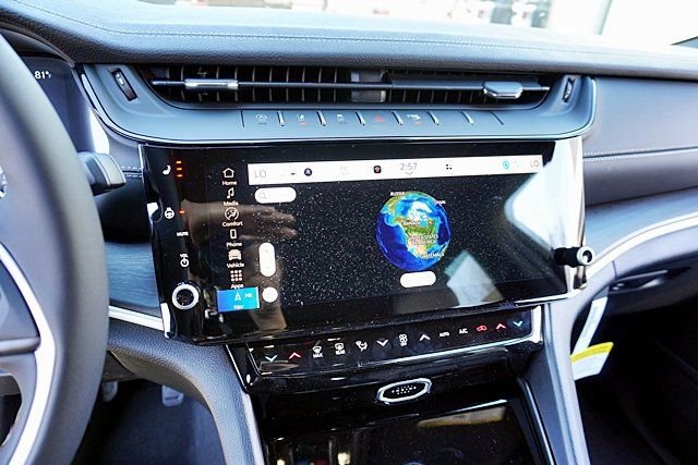 New 2026 Jeep Grand Cherokee Limited w/ Luxury Tech Group II image 32