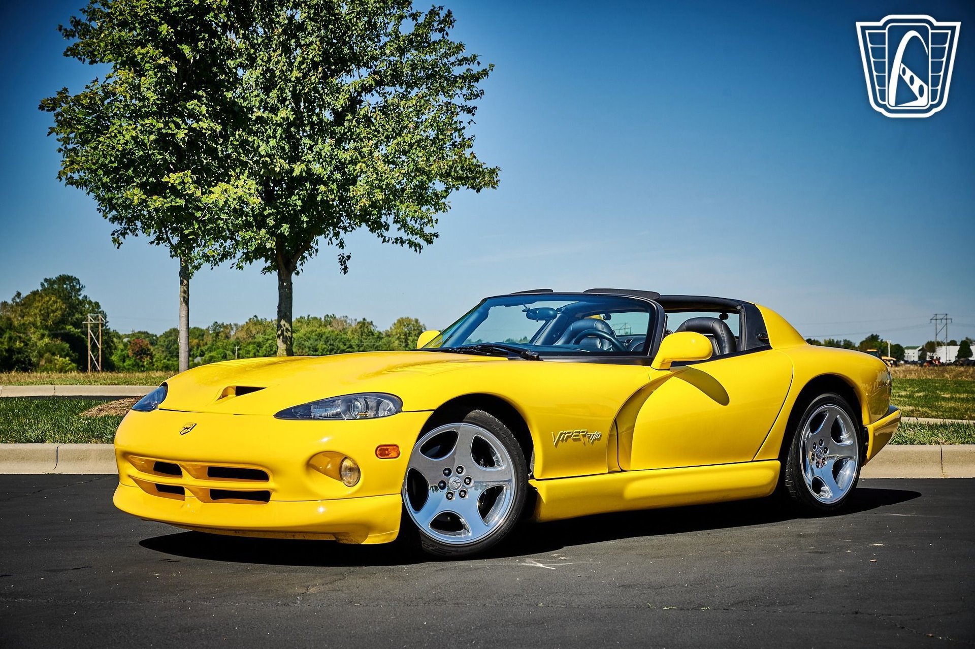 Used 2001 Dodge Viper RT/10 image 2