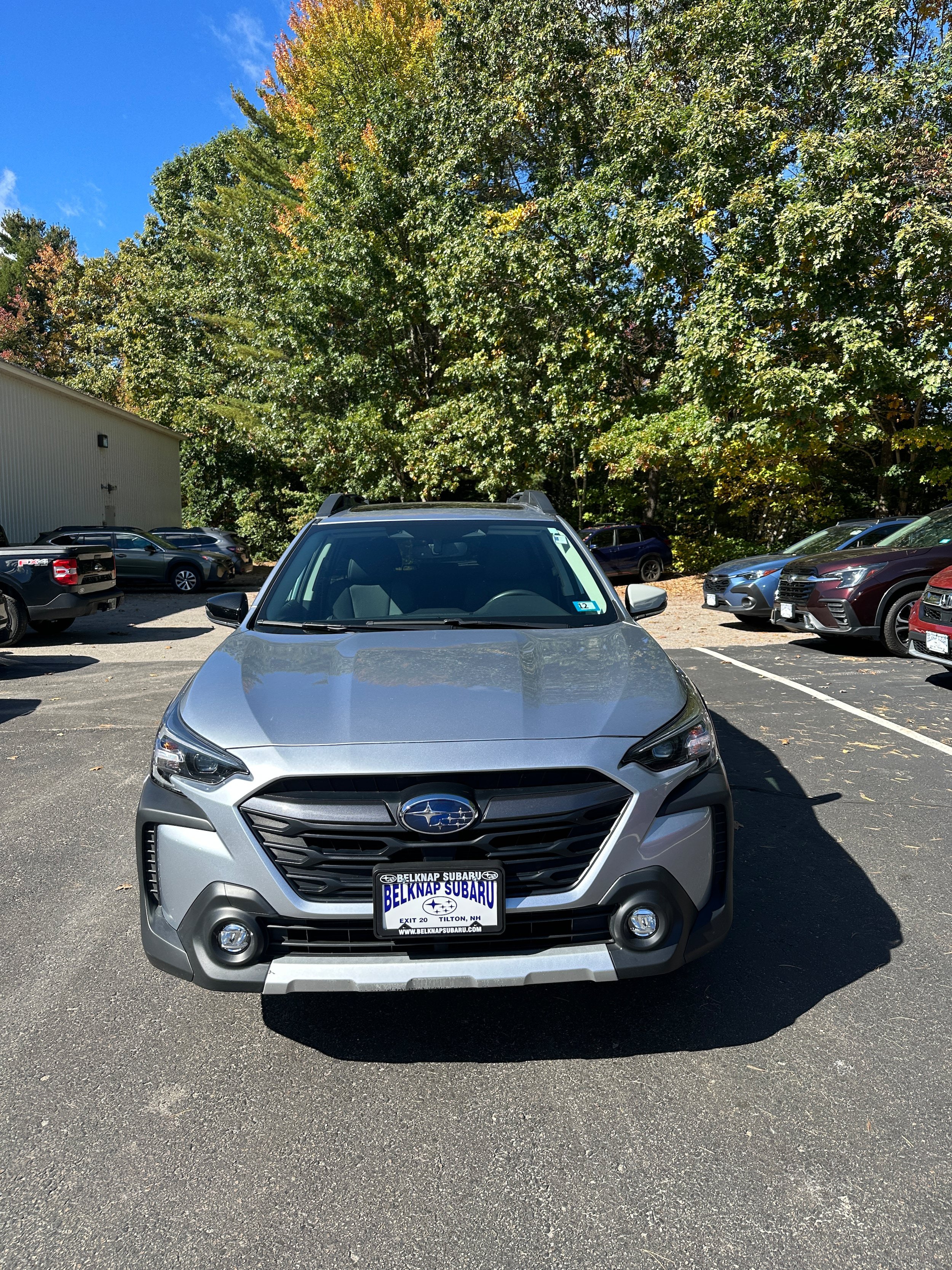 Used 2025 Subaru Outback Limited AWD/4WD image 2