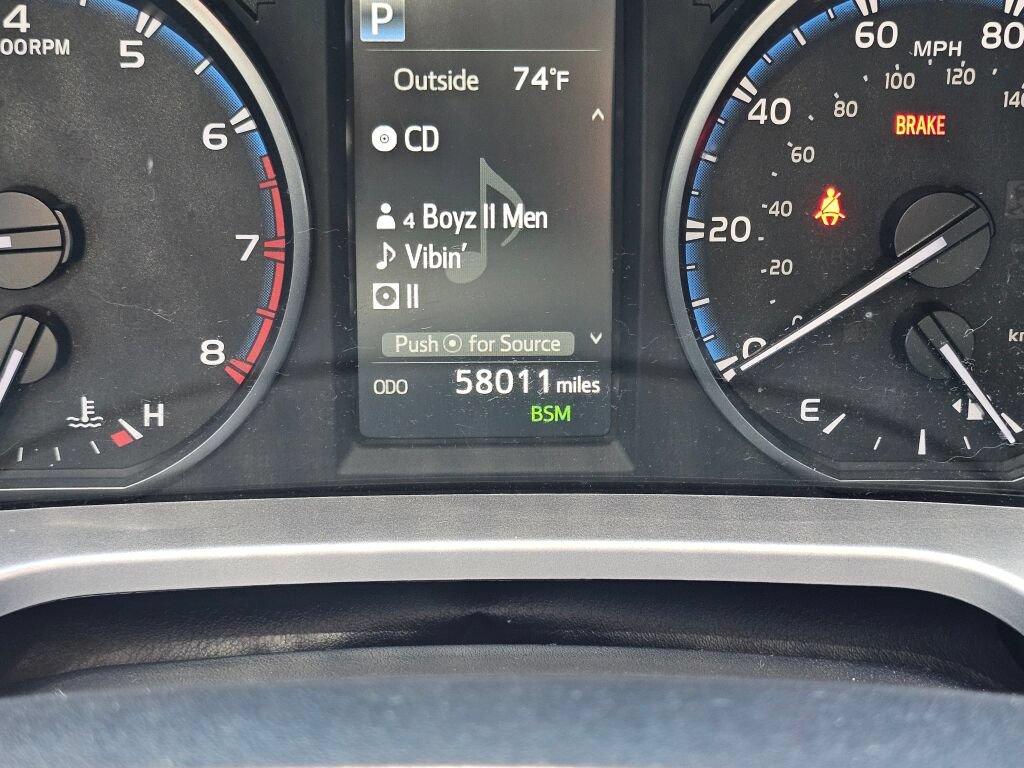 Used 2018 Toyota RAV4 XLE AWD/4WD image 22