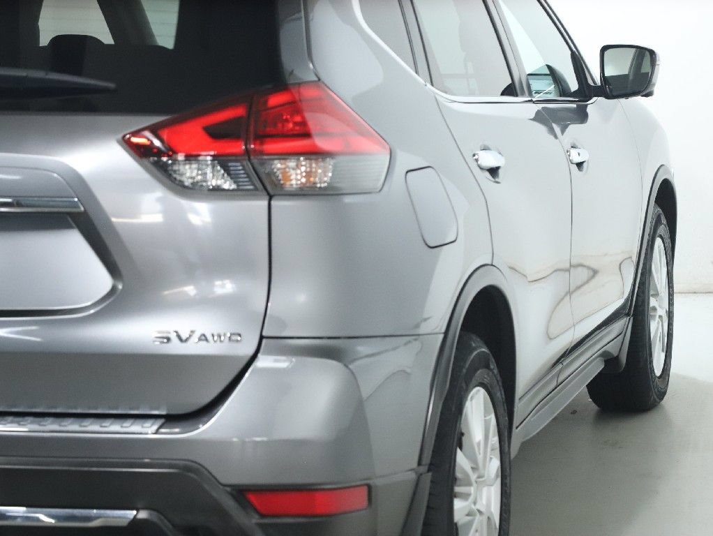 Used 2017 Nissan Rogue SV w/ SV Premium Package AWD/4WD image 45
