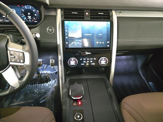 New 2025 Land Rover Discovery Dynamic SE AWD/4WD image 23
