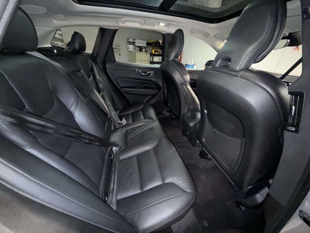 Used 2023 Volvo XC60 B5 Plus w/ Climate Package AWD/4WD image 16