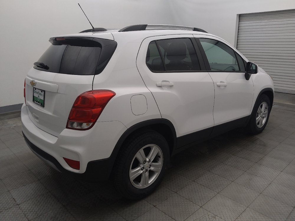 Used 2021 Chevrolet Trax LT FWD image 9