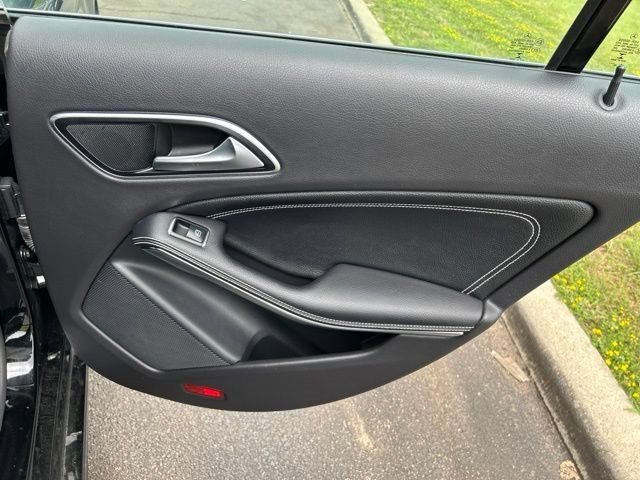 Used 2019 Mercedes-Benz CLA 250 4MATIC image 46