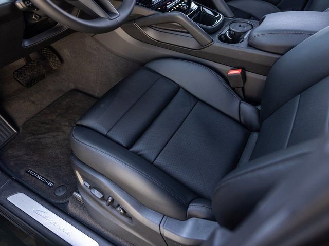 Certified 2025 Porsche Cayenne image 41