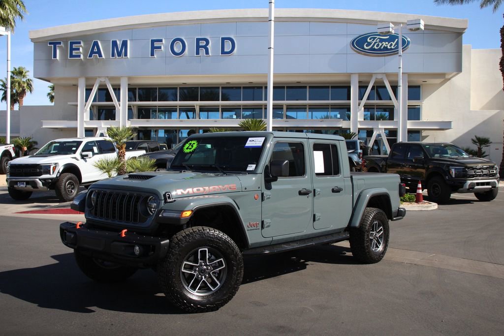 Used 2025 Jeep Gladiator Mojave image 2