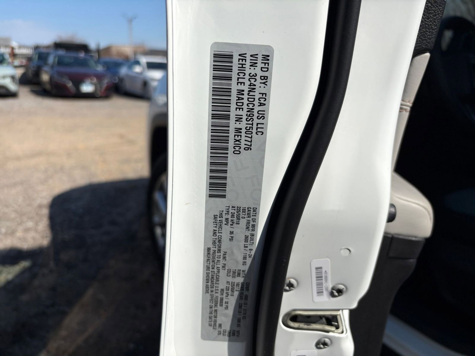 Used 2025 Jeep Compass Limited image 30