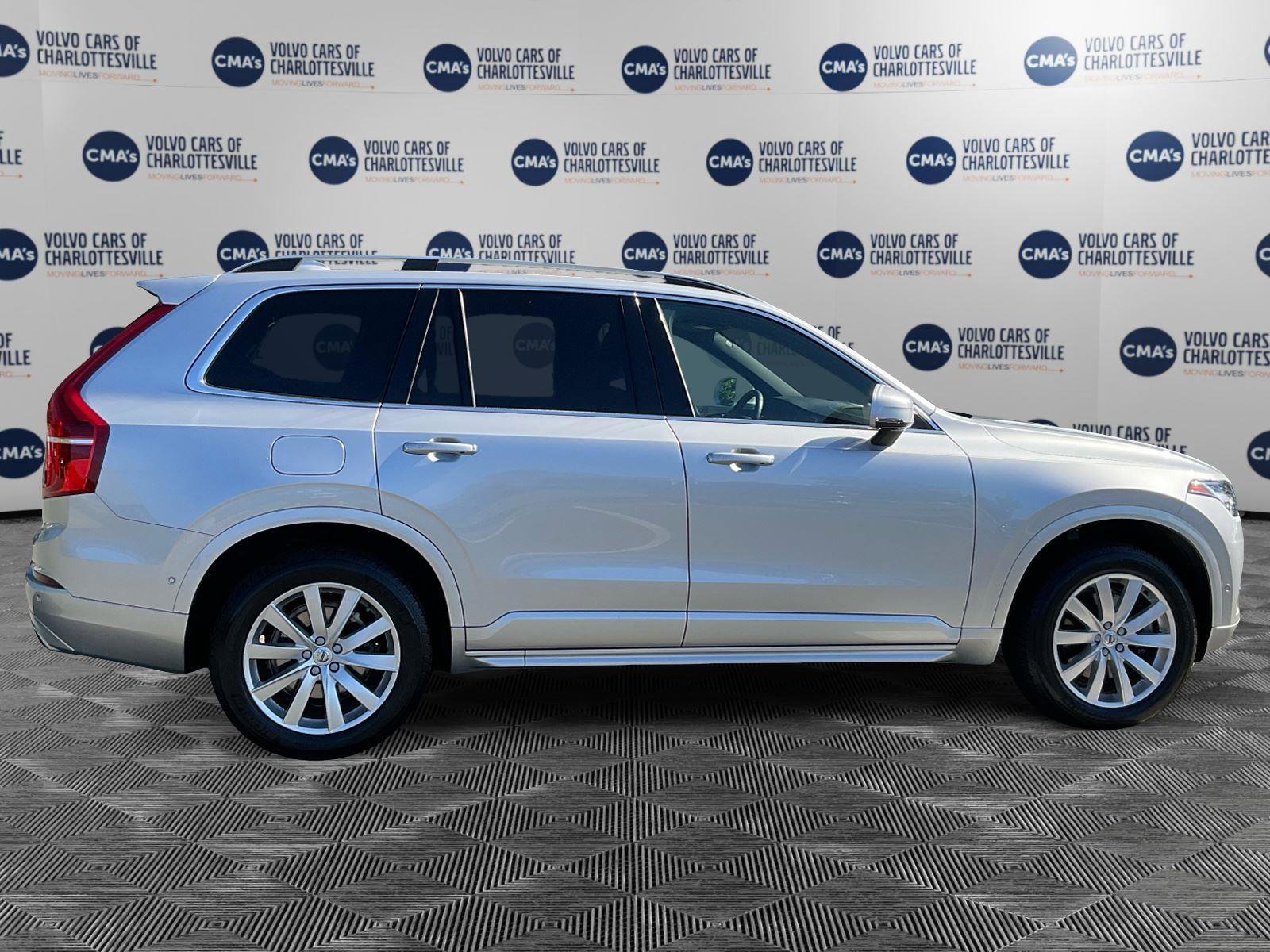 Used 2018 Volvo XC90 T6 Momentum w/ Convenience Package AWD/4WD image 6