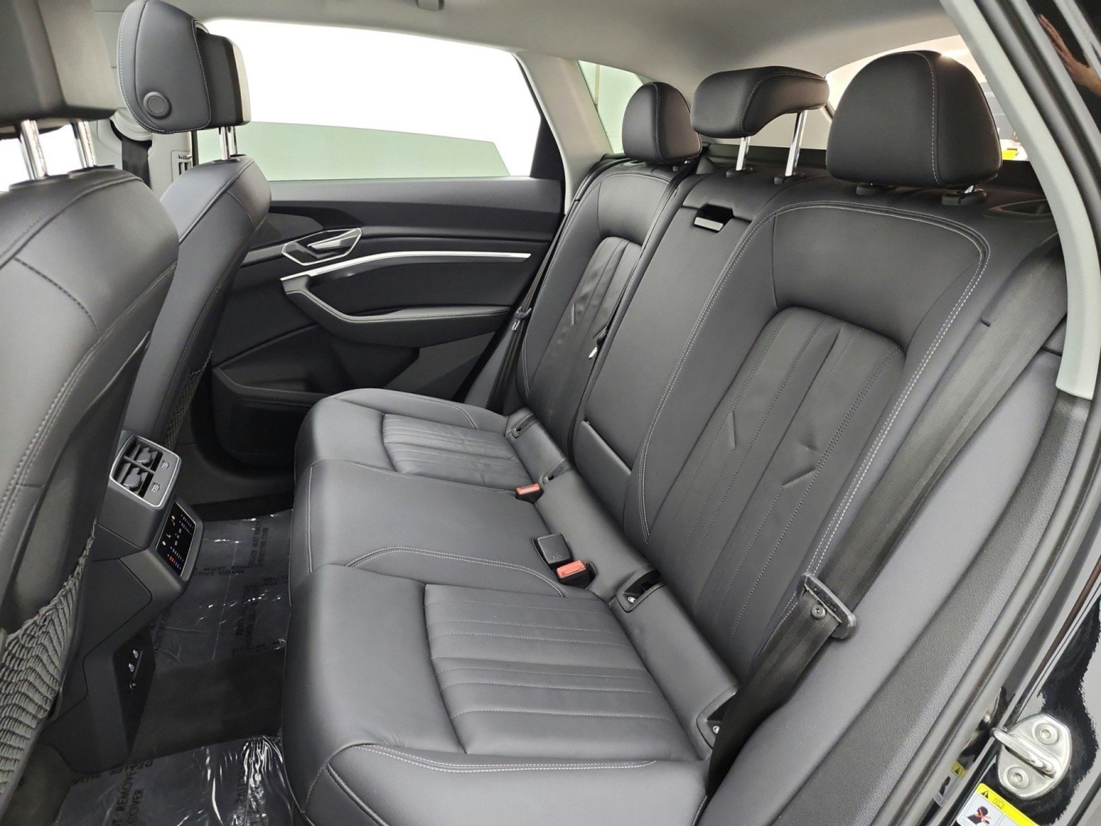 Used 2024 Audi Q8 e-tron Premium AWD/4WD image 15
