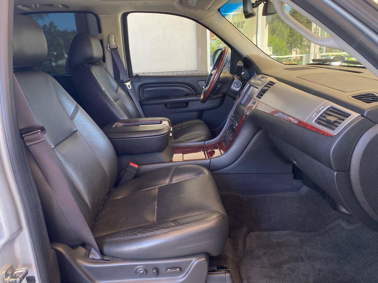Used 2013 Cadillac Escalade Premium AWD/4WD image 36