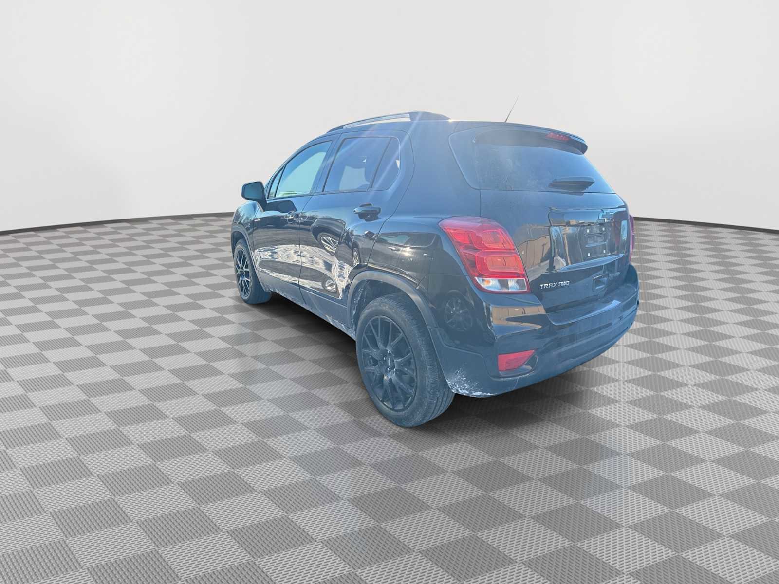 Used 2022 Chevrolet Trax LT w/ Midnight Edition image 4