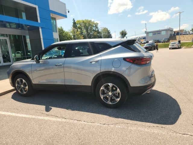 Used 2025 Chevrolet Blazer LT AWD/4WD image 14