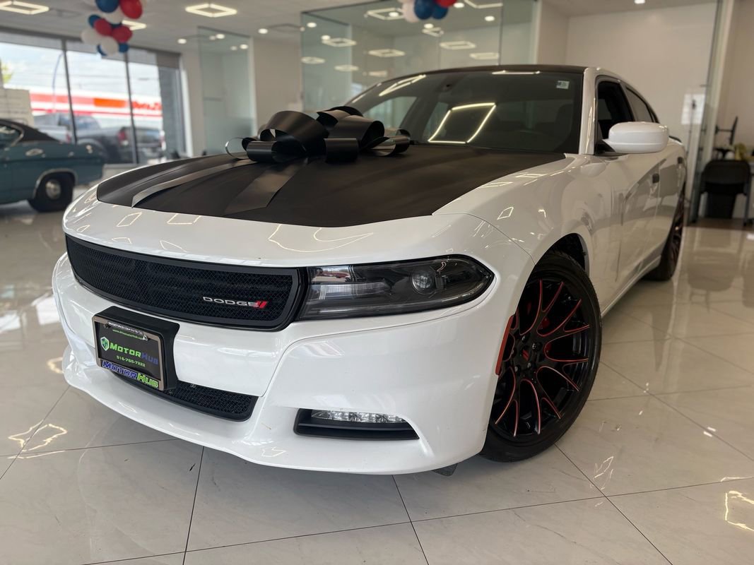 Used 2019 Dodge Charger SXT RWD image 1