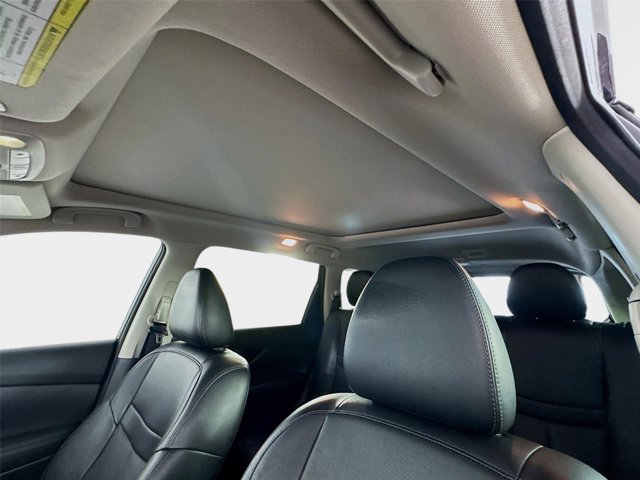 Certified 2019 Nissan Rogue SL w/ Premium Package FWD image 15