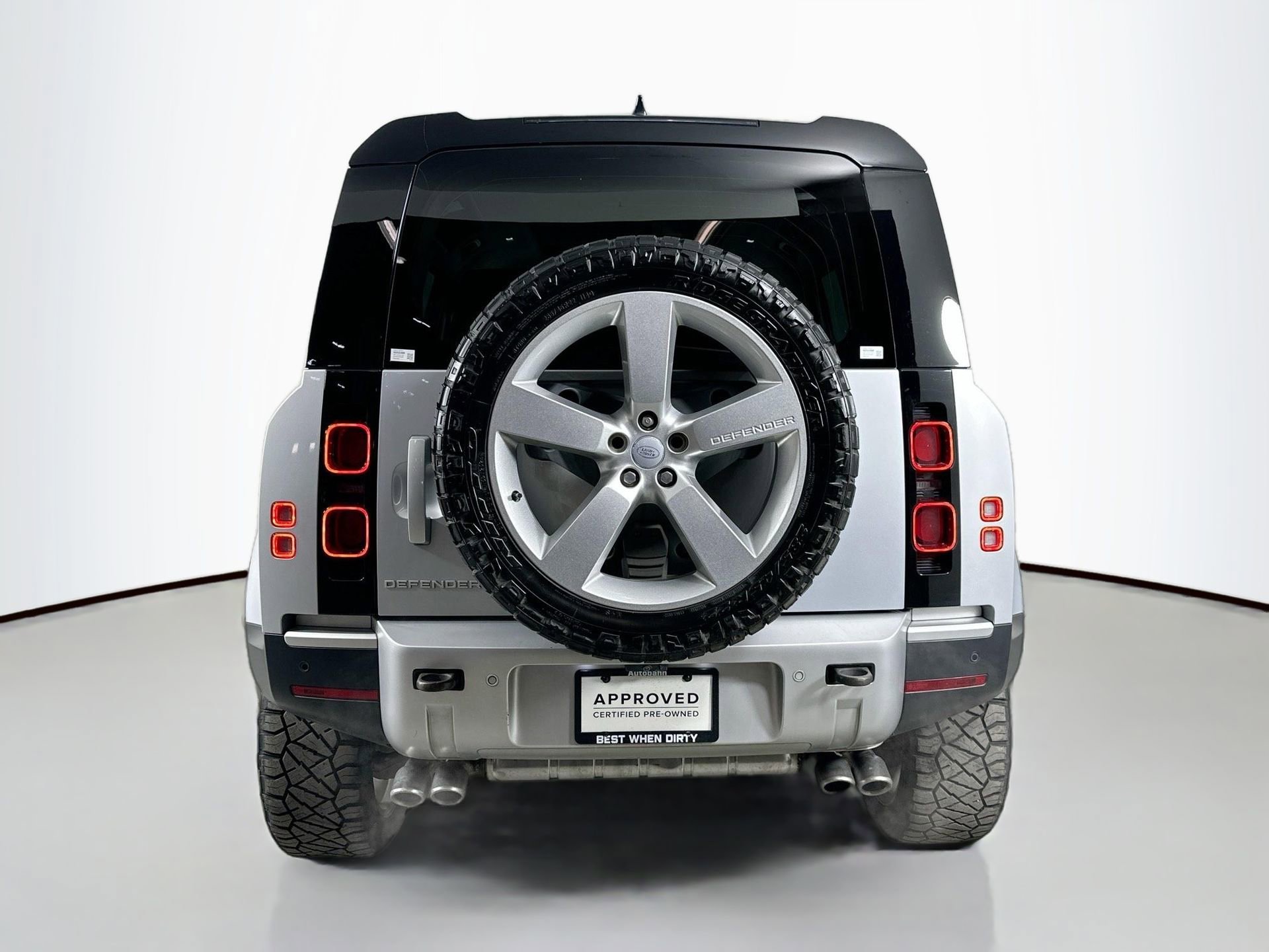 Used 2024 Land Rover Defender 110 SE image 6