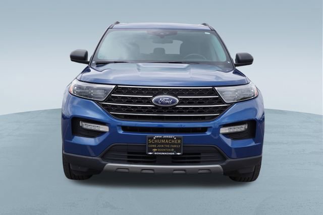Used 2021 Ford Explorer XLT w/ Equipment Group 202A image 2