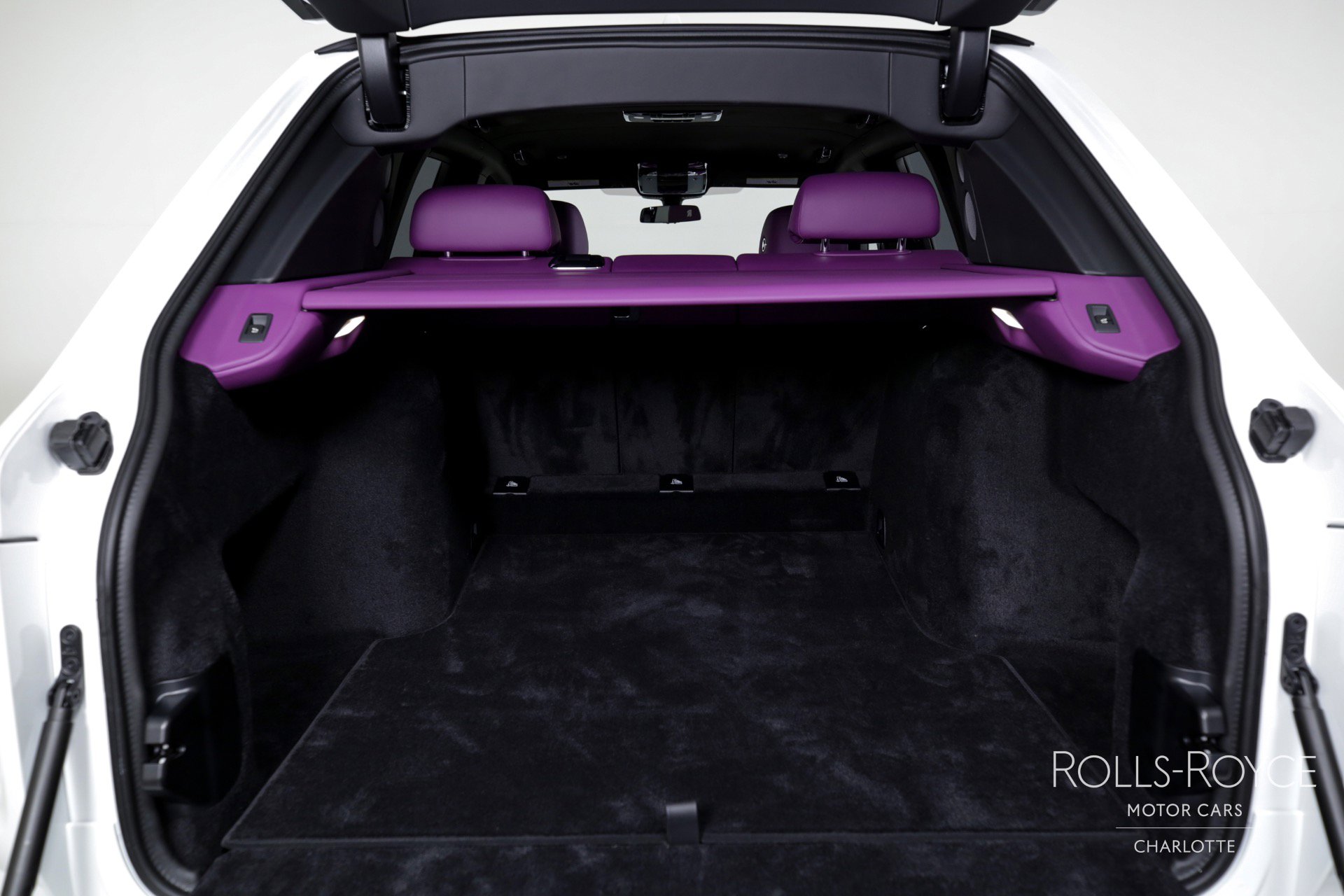 Used 2024 Rolls-Royce Cullinan image 19