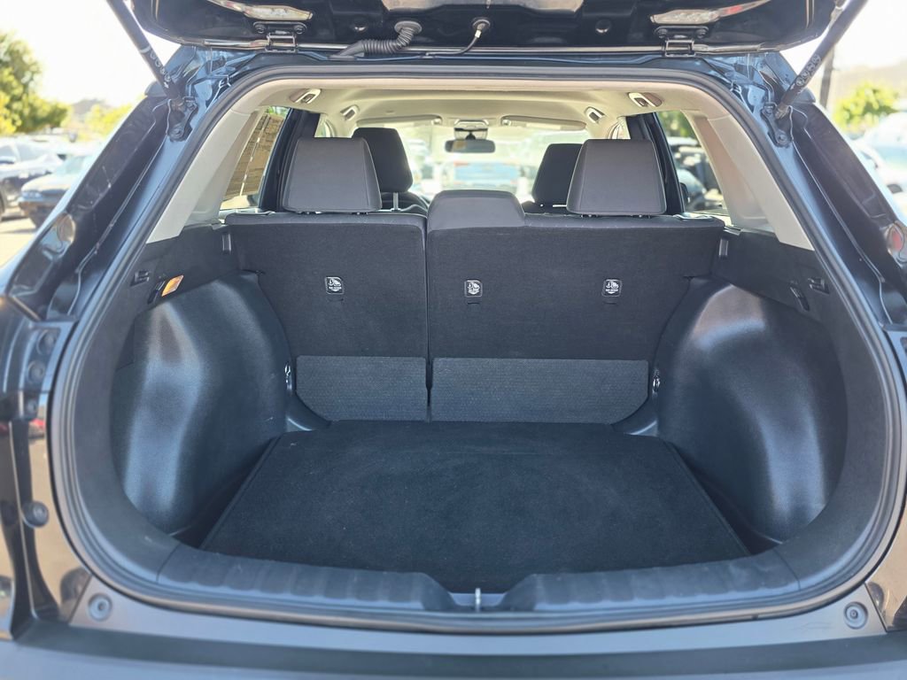 Used 2022 Toyota Corolla Cross LE FWD image 12