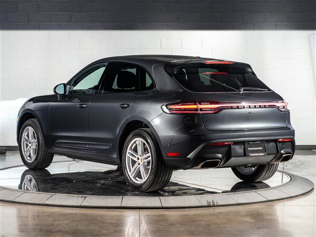 Used 2025 Porsche Macan image 3
