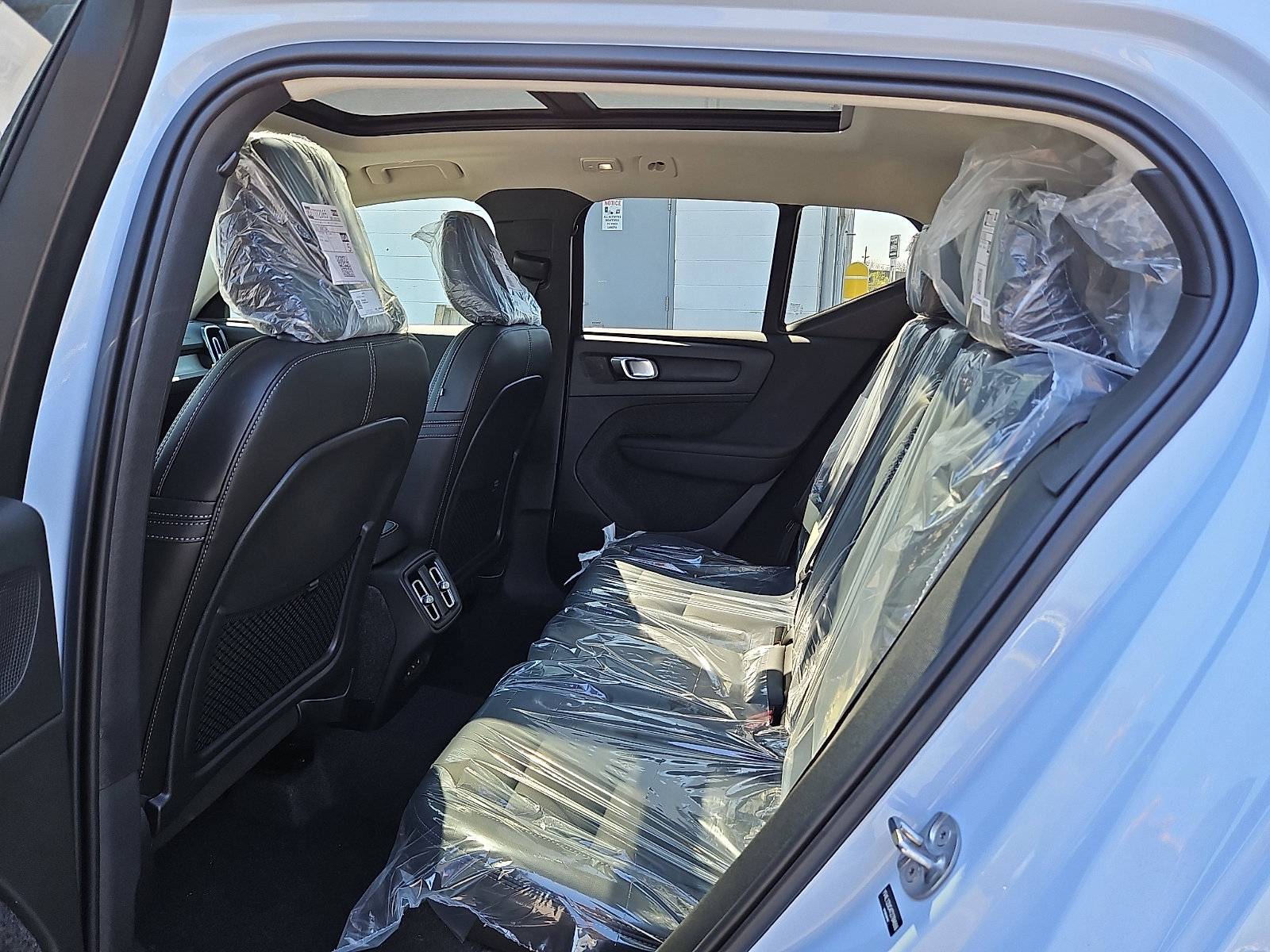 New 2026 Volvo XC40 B5 Plus w/ Climate Package AWD/4WD image 8