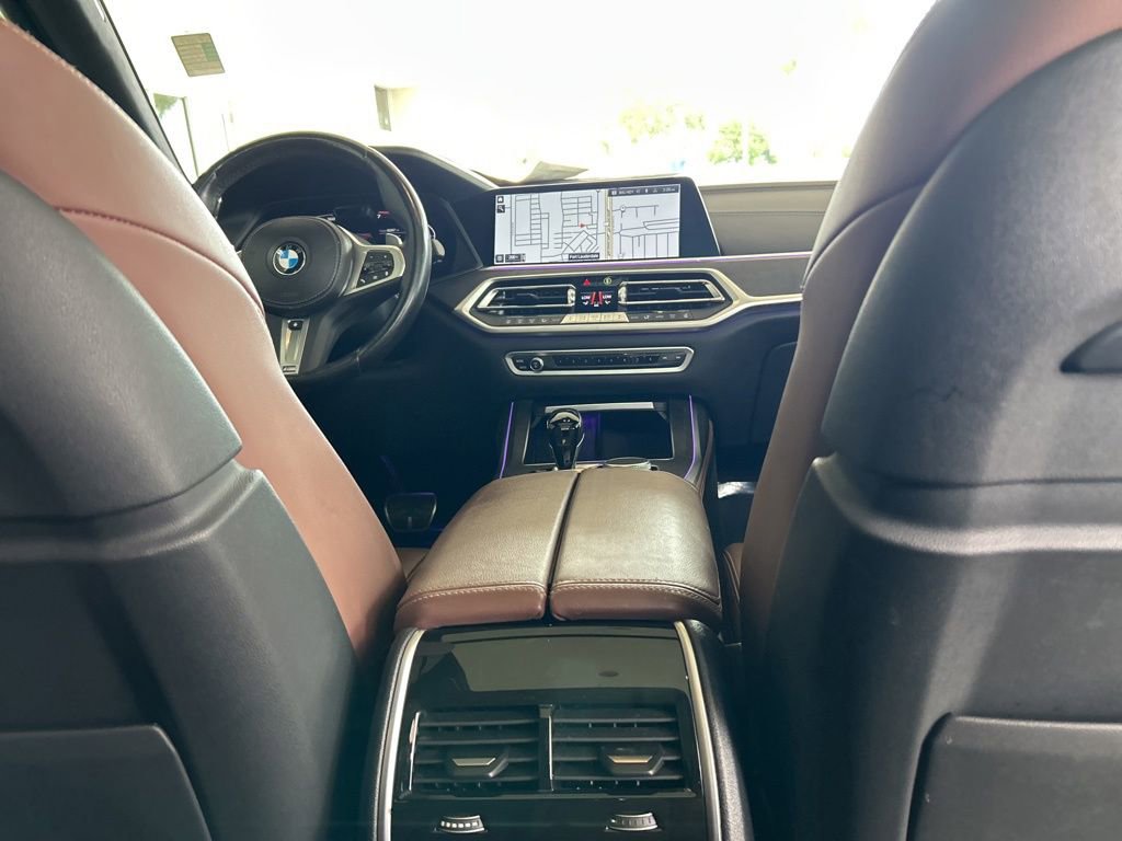 Used 2022 BMW X7 M50i w/ Dynamic Handling Package image 32
