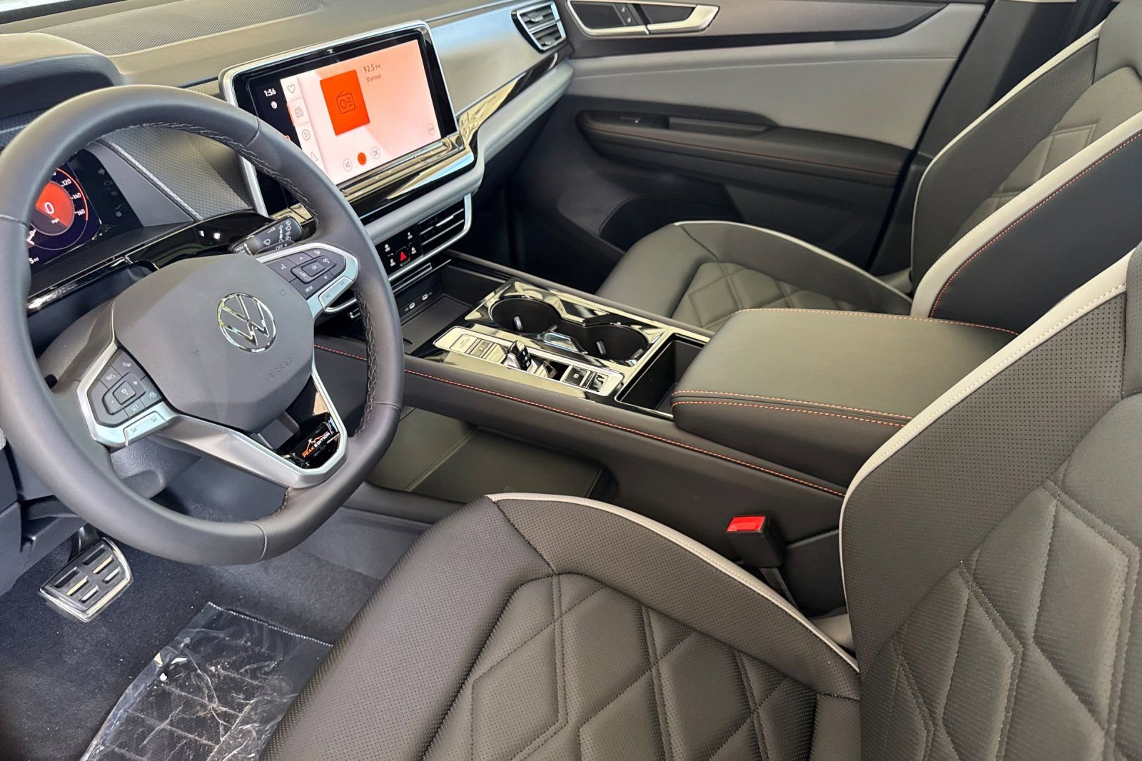 New 2025 Volkswagen Atlas Peak Edition SE image 10