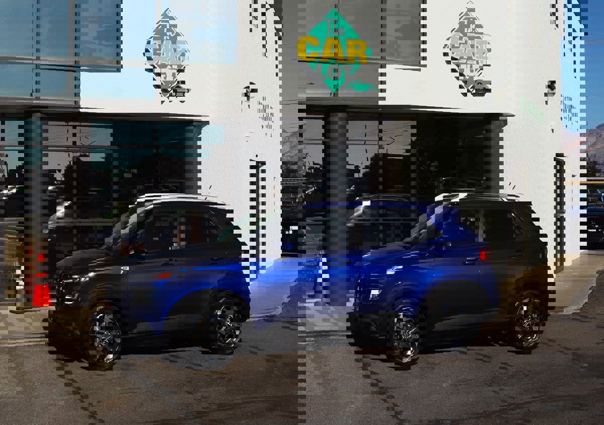 Used 2024 Hyundai Venue SEL image 7