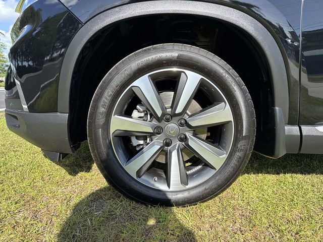Certified 2025 Honda Pilot Touring image 4