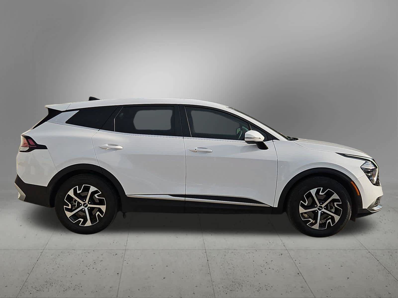 Used 2025 Kia Sportage EX FWD image 7