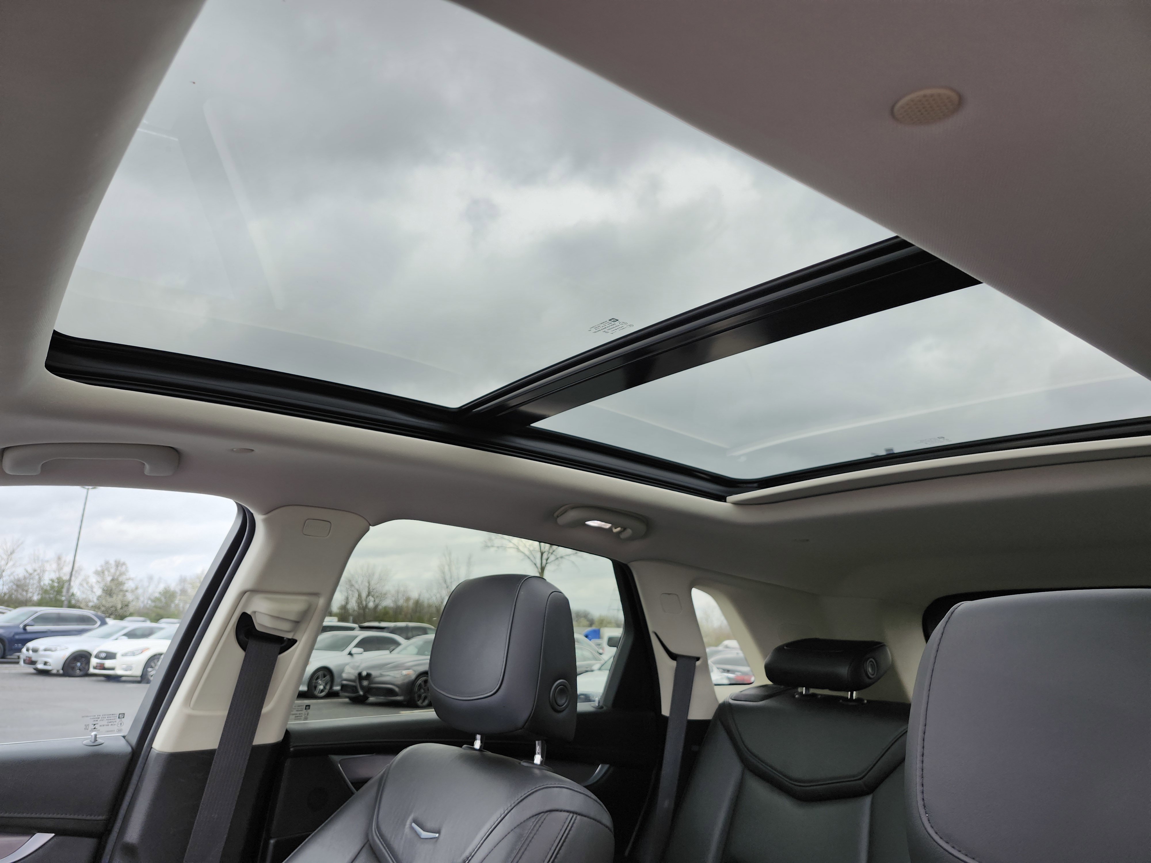 Used 2018 Cadillac XT5 Luxury image 2