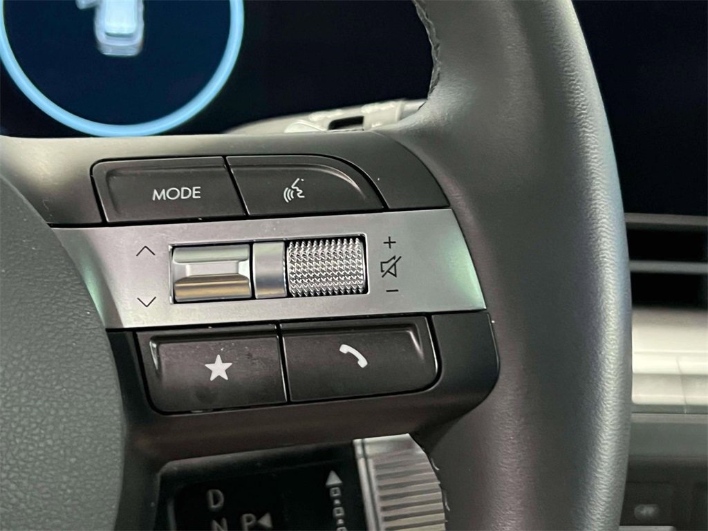 Used 2025 Hyundai Kona Limited image 25