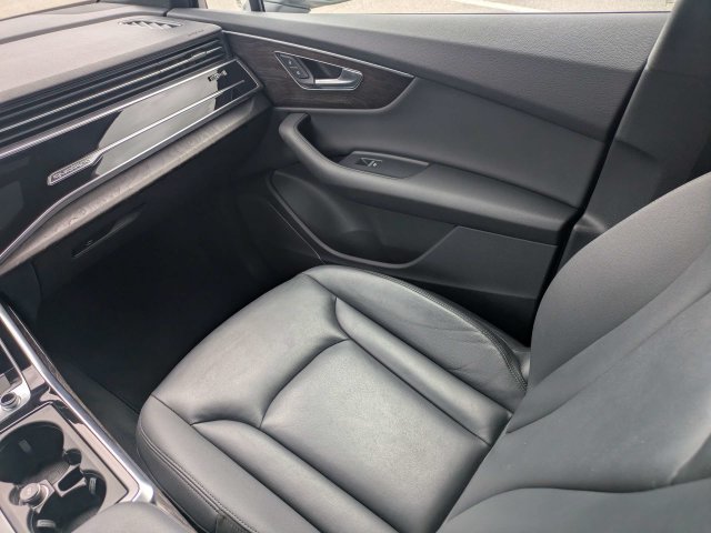 Used 2020 Audi Q7 2.0T Premium w/ Convenience Package AWD/4WD image 18