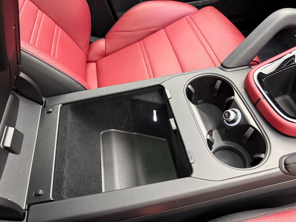 Used 2025 Porsche Cayenne S image 39