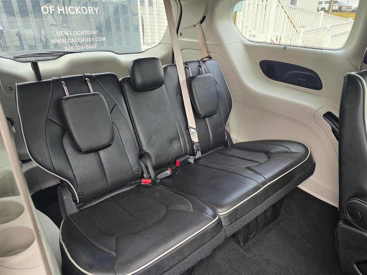 Used 2022 Chrysler Pacifica Limited FWD image 19