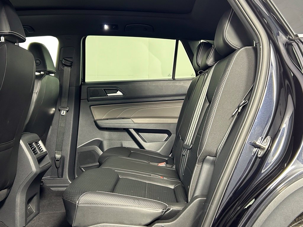 Used 2023 Volkswagen Atlas Cross Sport SE w/ Panoramic Sunroof Package AWD/4WD image 16