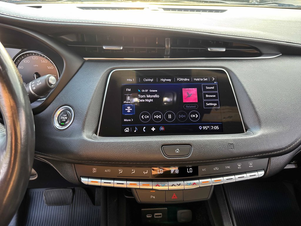 Used 2020 Cadillac XT4 Premium Luxury AWD/4WD image 40