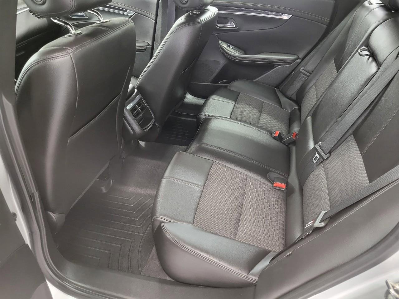 Used 2017 Chevrolet Impala LT FWD image 22