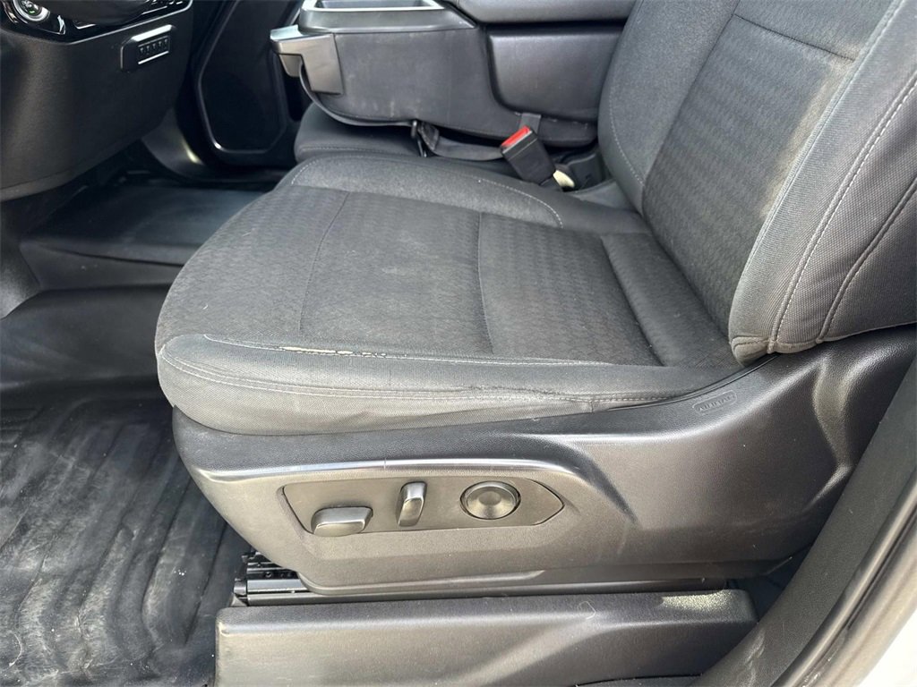 Used 2024 Chevrolet Silverado 2500 LT w/ Convenience Package image 9