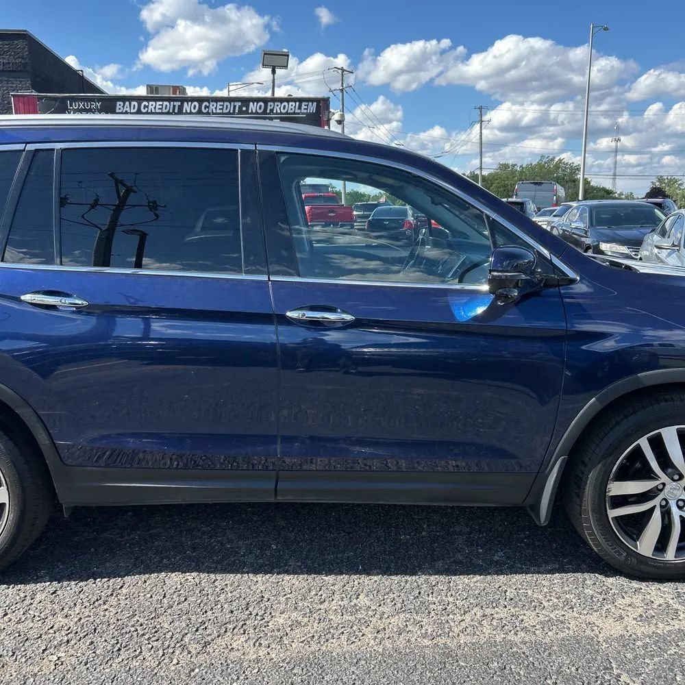 Used 2017 Honda Pilot Touring image 9