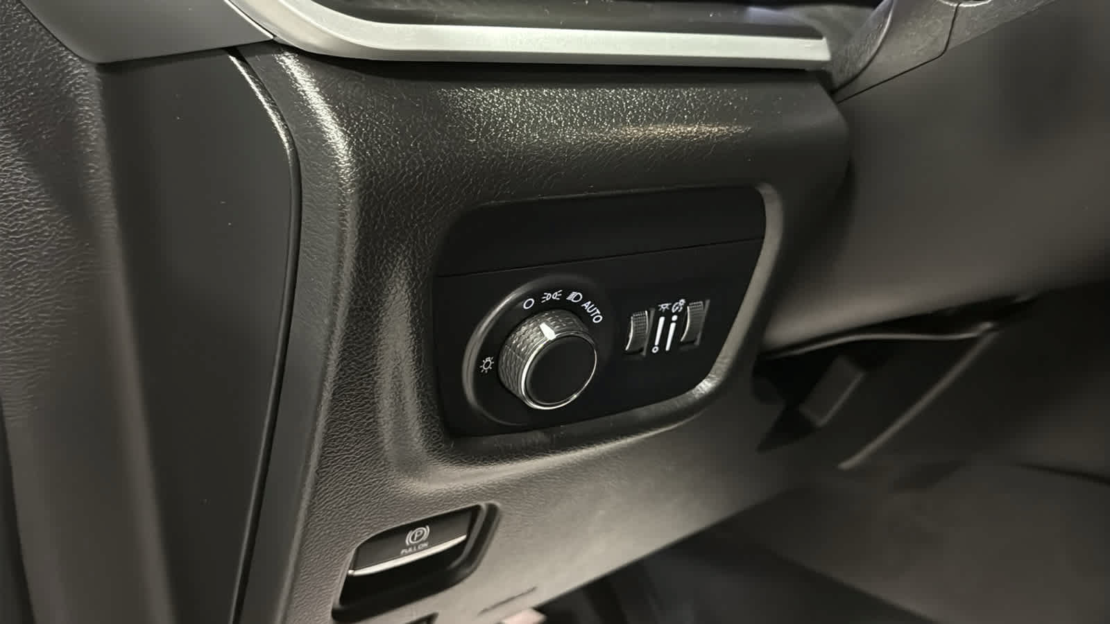 Used 2023 Jeep Grand Cherokee L Laredo AWD/4WD image 22