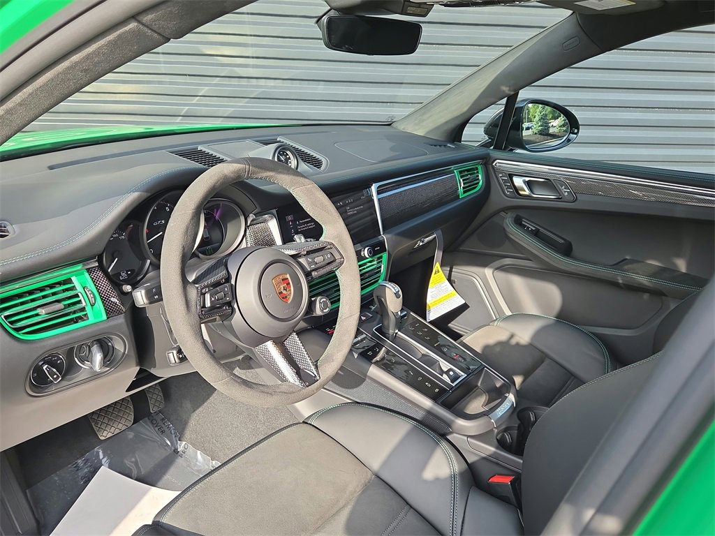 New 2026 Porsche Macan GTS image 4